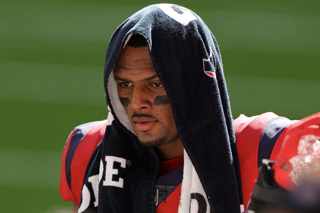 Presentan querella contra Deshaun Watson ante las autoridades de Houston
