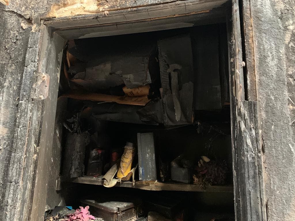 La pareja cuenta que la Cruz Roja los asistió con $250 para que pudieran comer los primeros días, pero la verdad es que no tienen dónde ir.