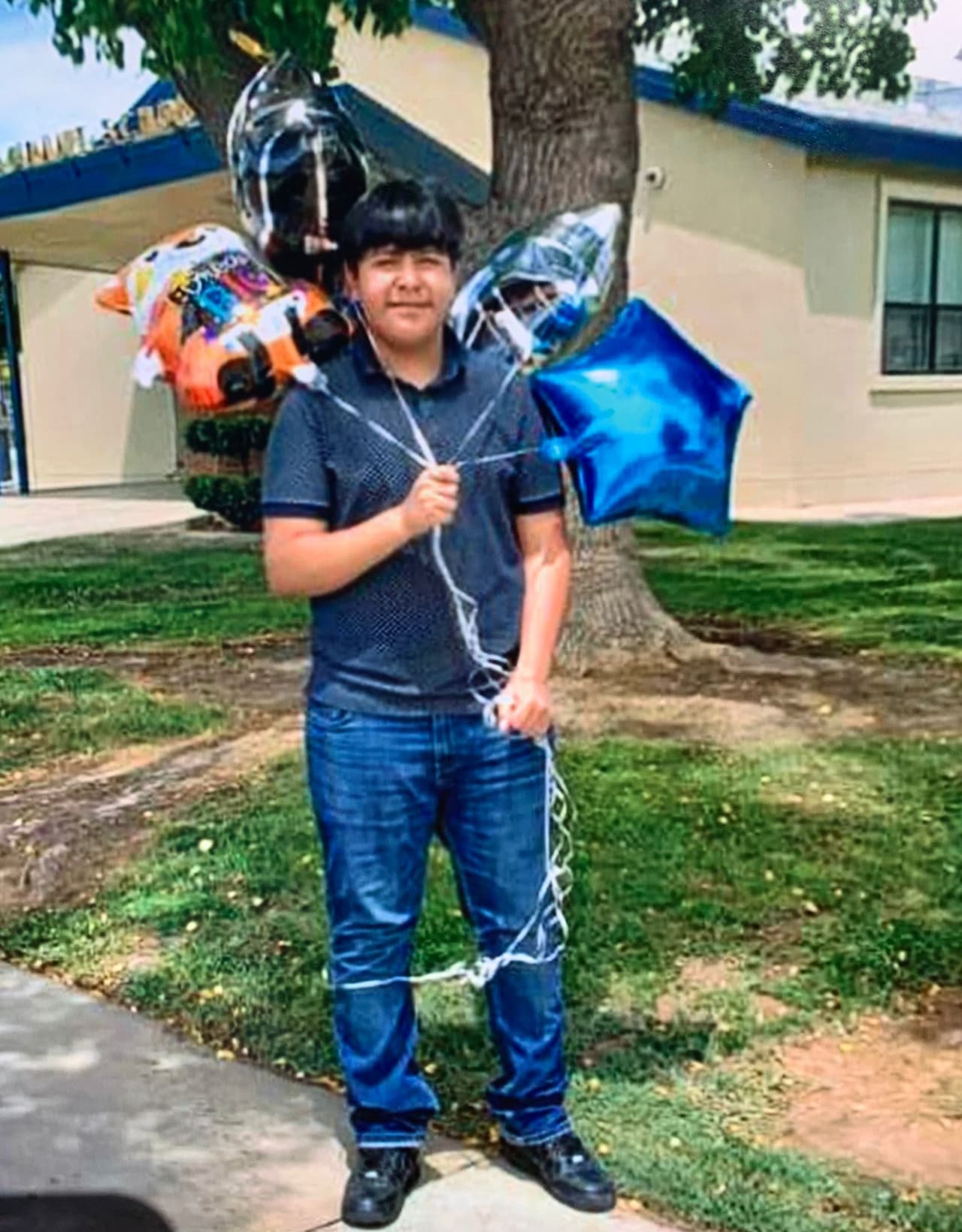 Cuando llegaron los oficiales a la zona del crimen localizaron a Alan con heridas de bala. Trataron de auxiliarlo, lo trasladaron a un hospital, pero no fue suficiente y el menor de edad perdió la vida.