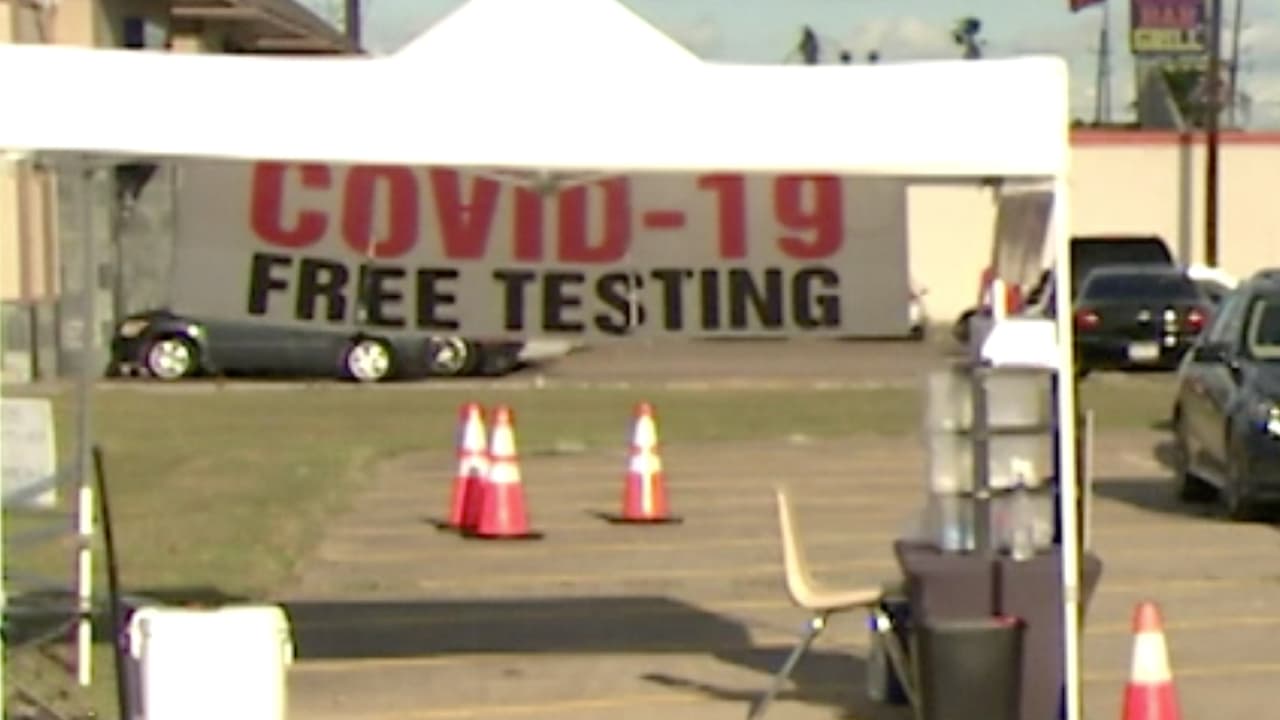 Las pruebas son gratis y deberá agendarlas llamando al 1-888-702-9042 o entrando a
<b><a href="https://curative.com/" target="_blank">Curative.com</a></b>