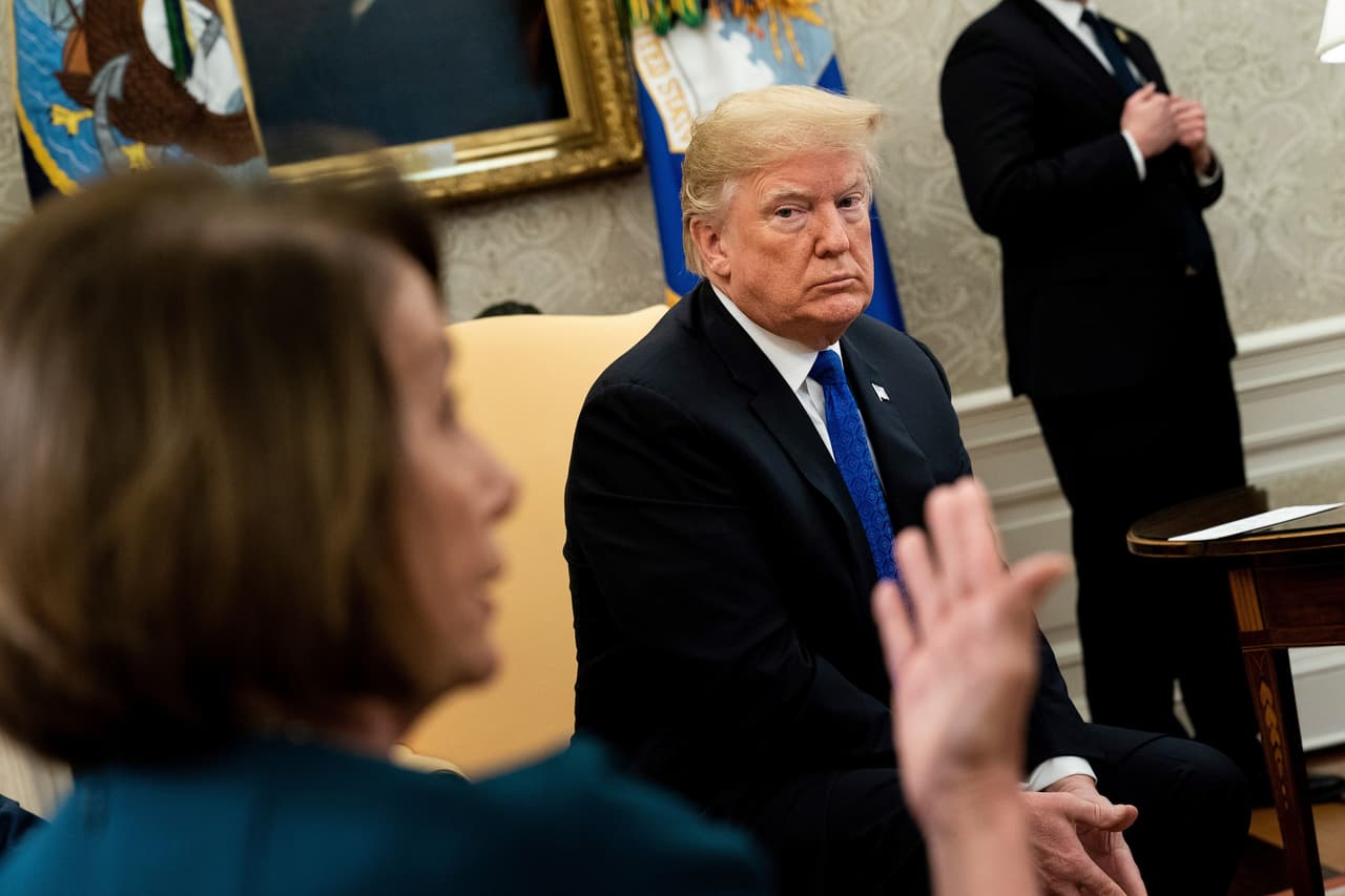 "¡Vuelve a Washington y haz tu trabajo!": Trump responde a la crítica de Pelosi sobre su manejo del coronavirus