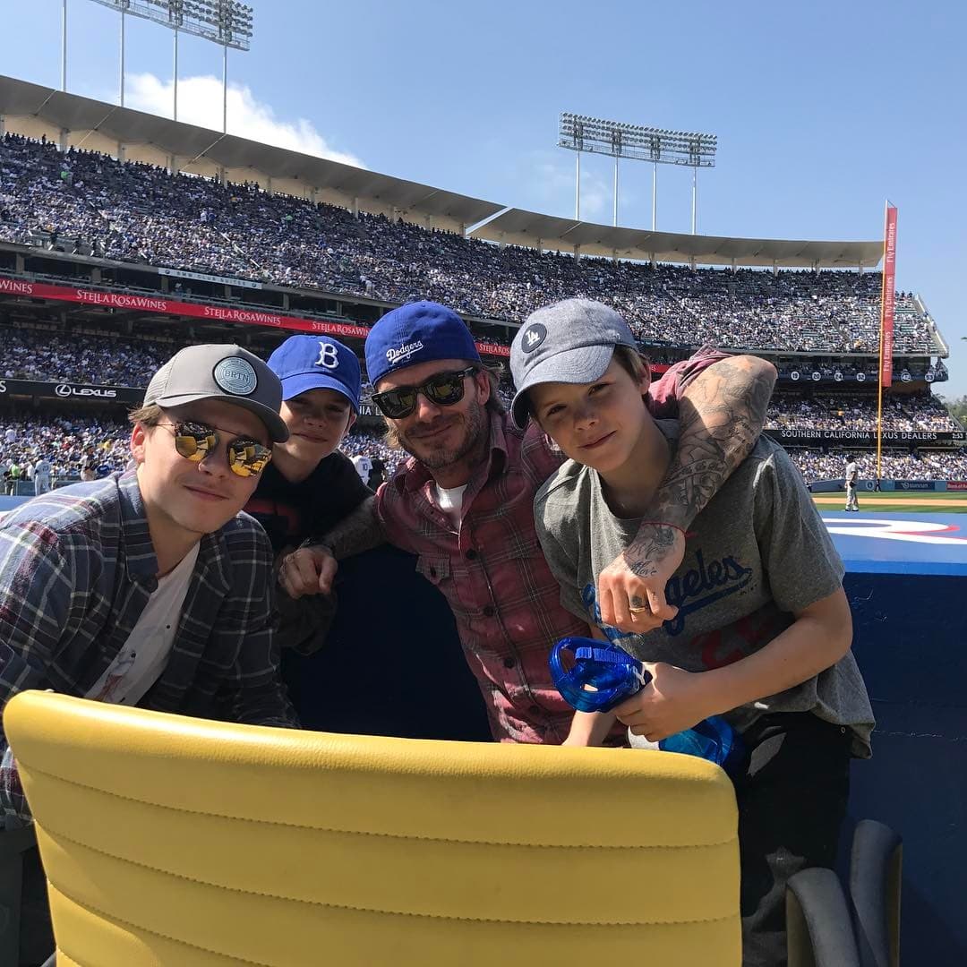 Afotunadamente para los líderes del clan Beckham, aún le quedan tres hijos por terminar de criar.