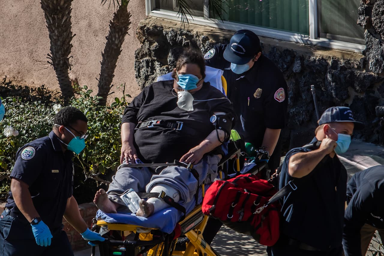 Reportan ligera disminución de casos y hospitalizaciones por coronavirus en el condado de Los Ángeles