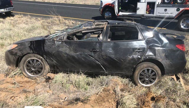De acuerdo con las autoridades, una mujer de 35 años que conducía a casa del trabajo y se quedó dormida cuando salía de la autopista 89A en la salida de Viewpoint.
<br>