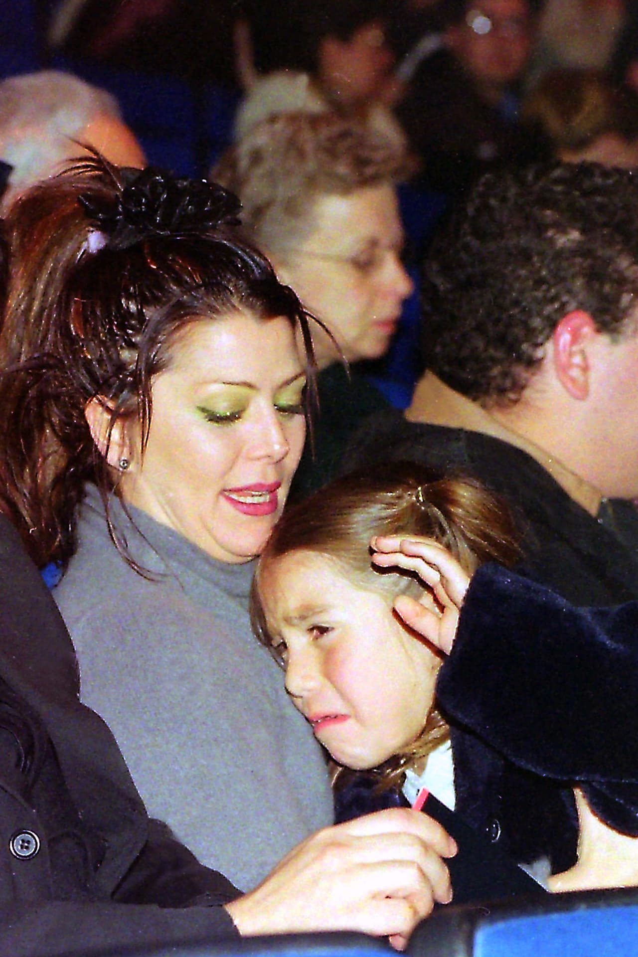 "Te ofrezco Frida arreglar esto de la mejor manera, buscar un buen terapeuta, alguien que nos pueda ayudar, yo sé que podemos.
<b>Te ofrezco mi corazón y todo mi amor</b> porque yo te parí".
<br>