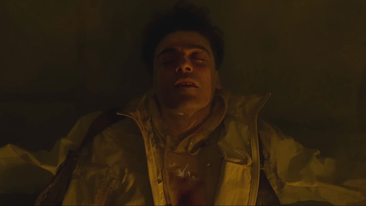 <b>Moon Knight</b>
<br>En la serie homónima del héroe de Marvel con Desorden de Personalidad Múltiple, Steven Grant/Marc Spector (Oscar Isaac) se encuentra en una misión para detener a Arthur Harrow (Ethan Hawke) y evitar que resucite a la diosa egipcia Ammit; sin embargo, al llegar a la tumba de Alejandro Magno que contiene la estatua con la diosa atrapada, el villano le dispara a quemarropa al protagonista.