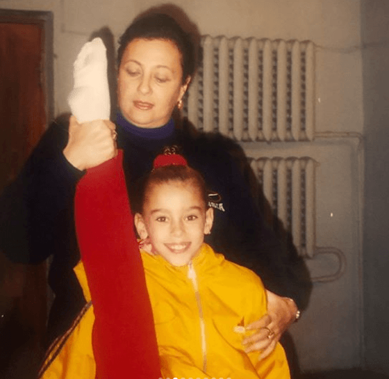 Durante su infancia, su gran pasión fue la gimansia rítmica.