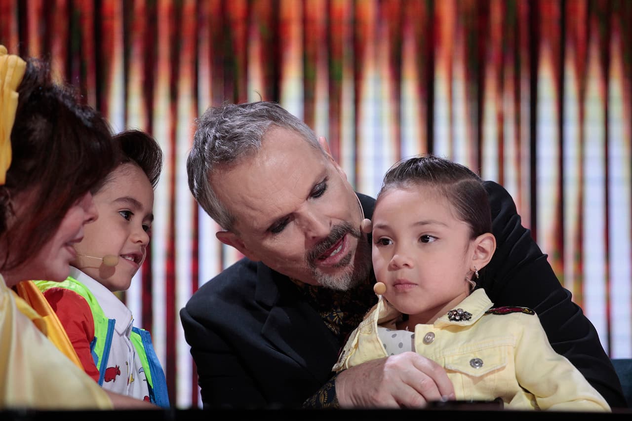 "Es bien buena persona, es muy buen coach. Siempre le da un consejo a los chavitos cuando no estamos al aire, y como compañero es a todo dar".