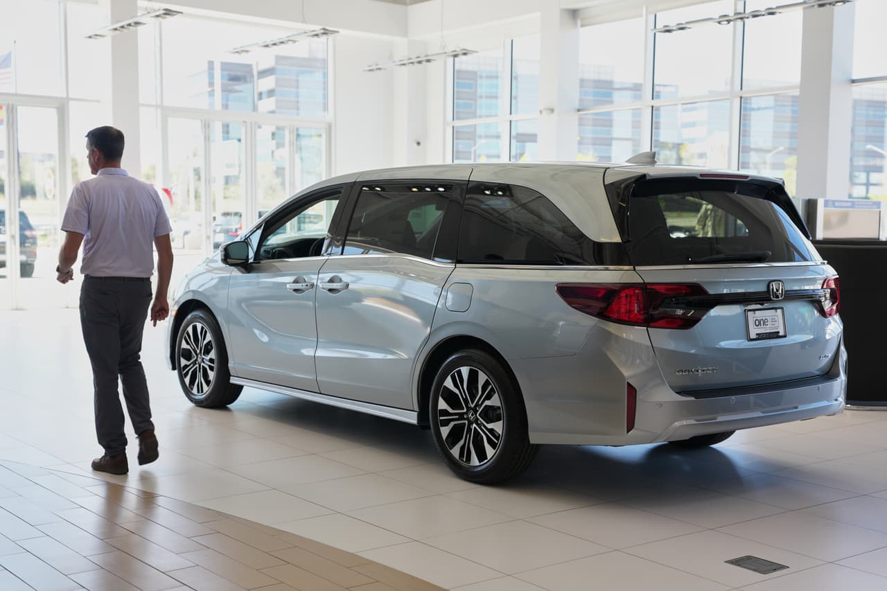 ¿Tienes una Honda Odyssey? Retiran más de 325,000 unidades en EEUU por un defecto en la cámara trasera
