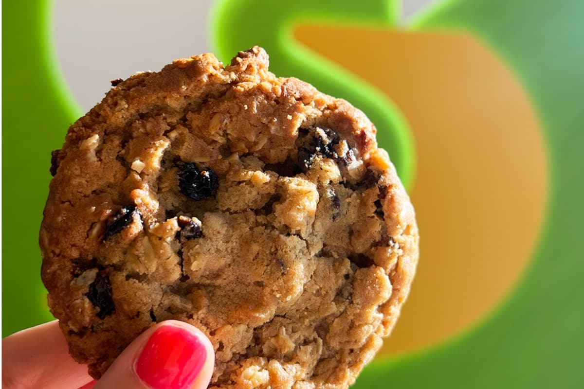<b>Subway</b>
<br>🍪La galleta de chispas de chocolate de 1 pie de largo será gratis en la compra de un sandwish de 1 pie de largo. Hasta agotar existencias.
<br>📍Consulta sucursales en su página web. https://restaurants.subway.com/united-states/il/chicago