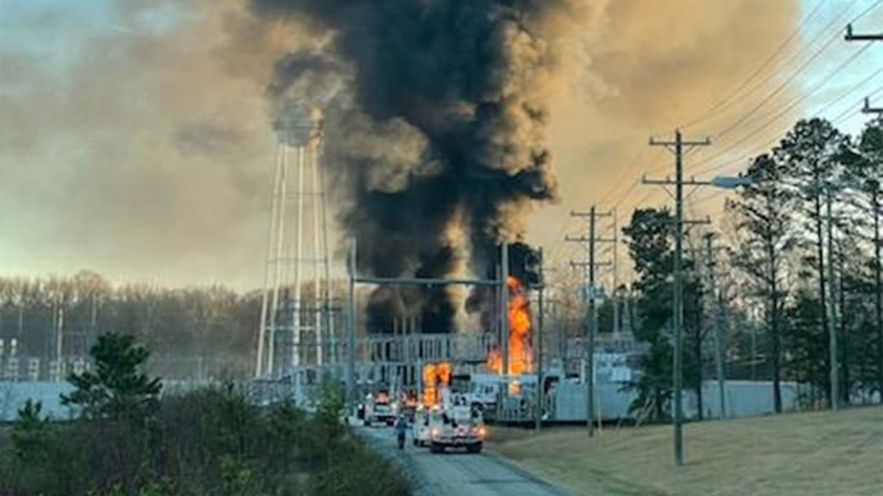 Incendio en central eléctrica de Duke Energy deja a miles sin luz en Matthews