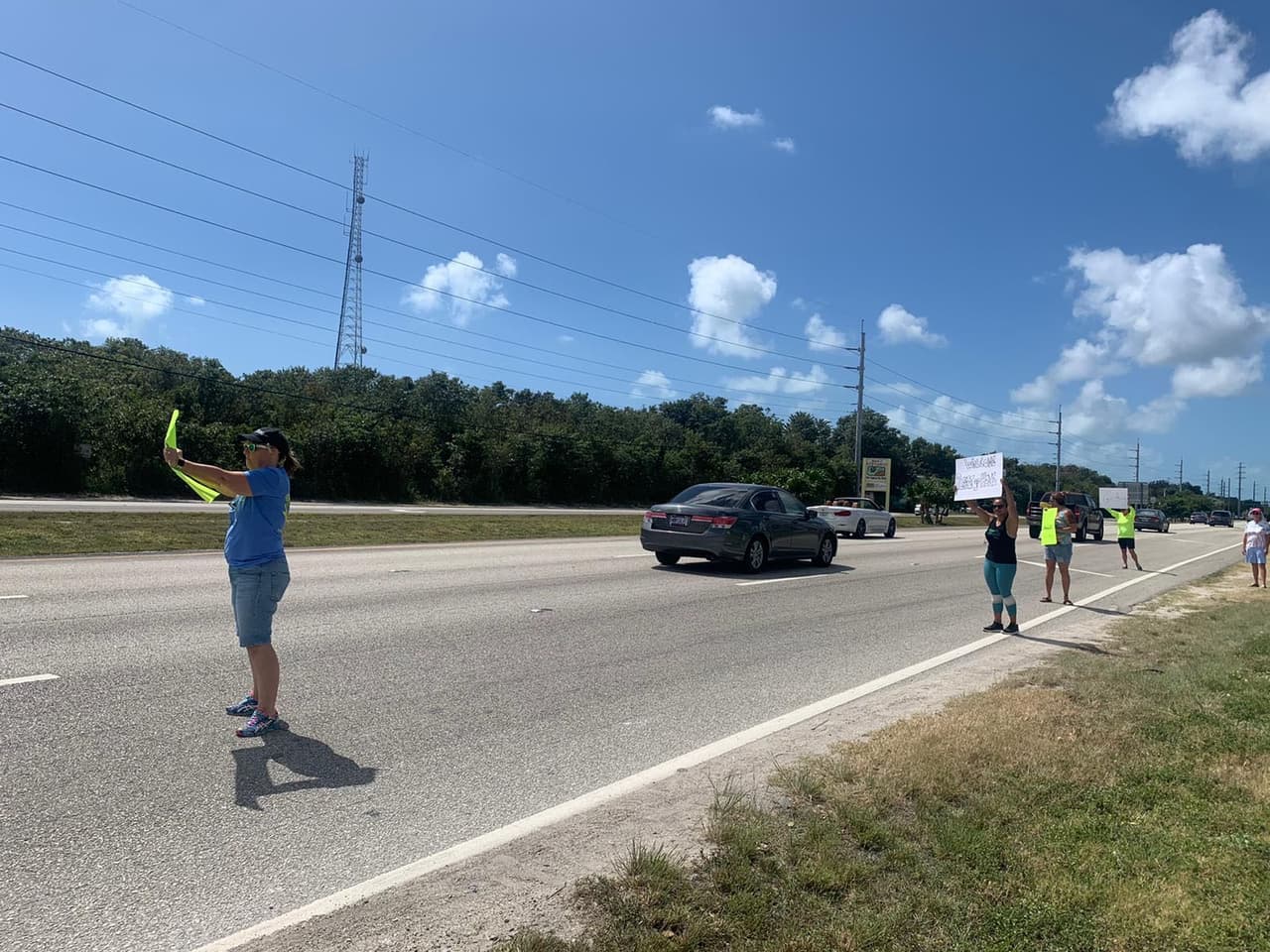 “Entendemos que esto es muy incoveniente para nuestros visitantes y nuestros negocios, y mucho más para nuestros trabajadores y familias que viven aquí, pero la salud y la seguridad de nuestros visitantes es lo más importante”, declararon las autoridades en un comunicado.
<br>