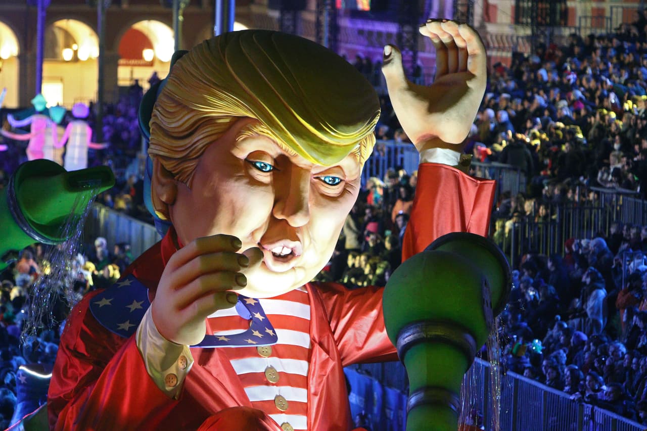 <b>Niza, Francia. </b>Un muñeco gigante con el rostro de Donald Trump.11 de febrero.