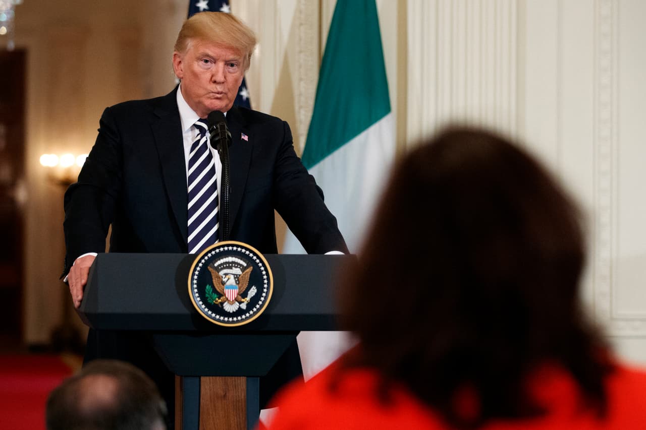 Trump es "el único" a quien le parece buena la idea de cerrar el gobierno si no logra fondos para el muro con México