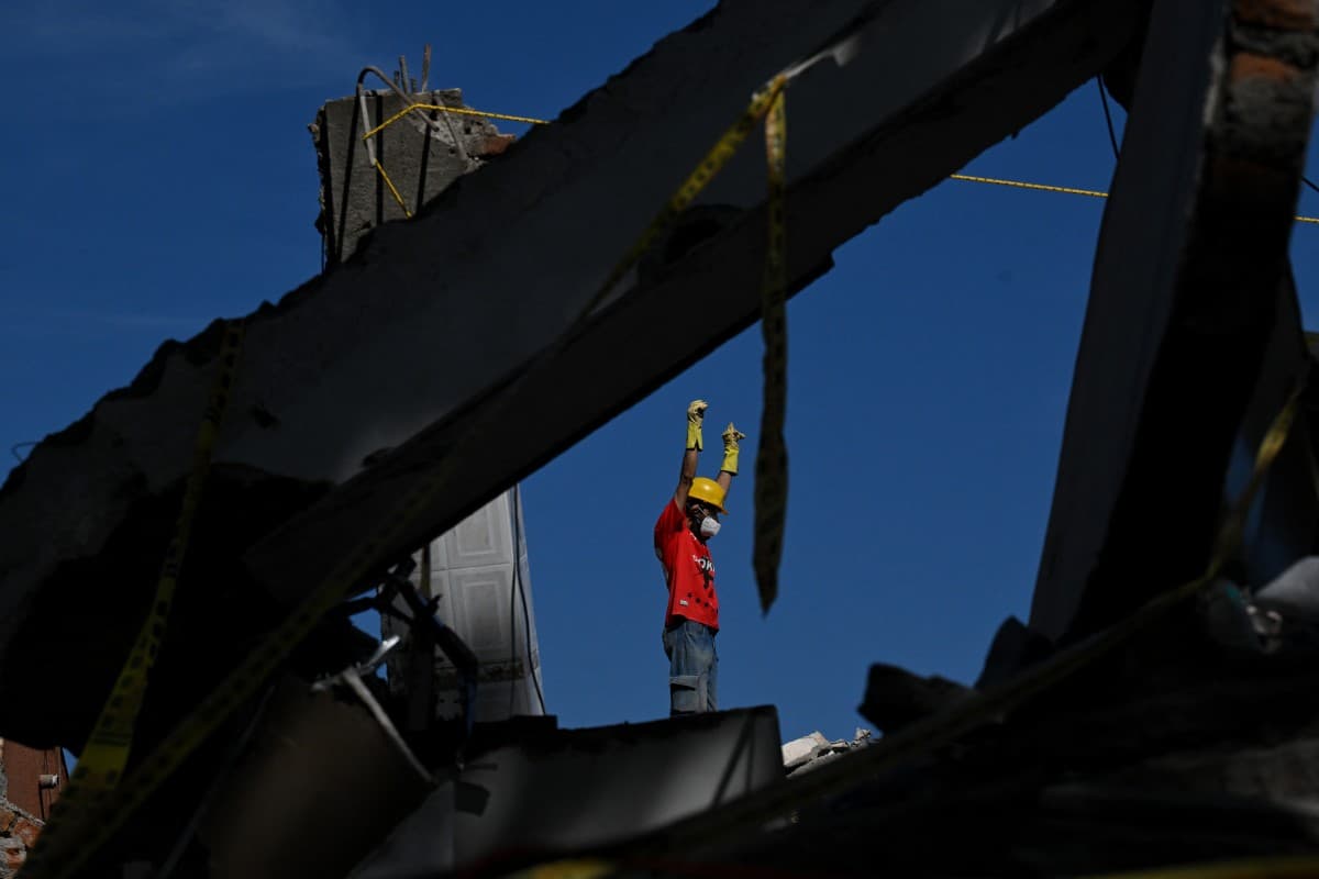 Entre los escombros, aún se escuchan voces: las historias de los sobrevivientes del terremoto en Colombia