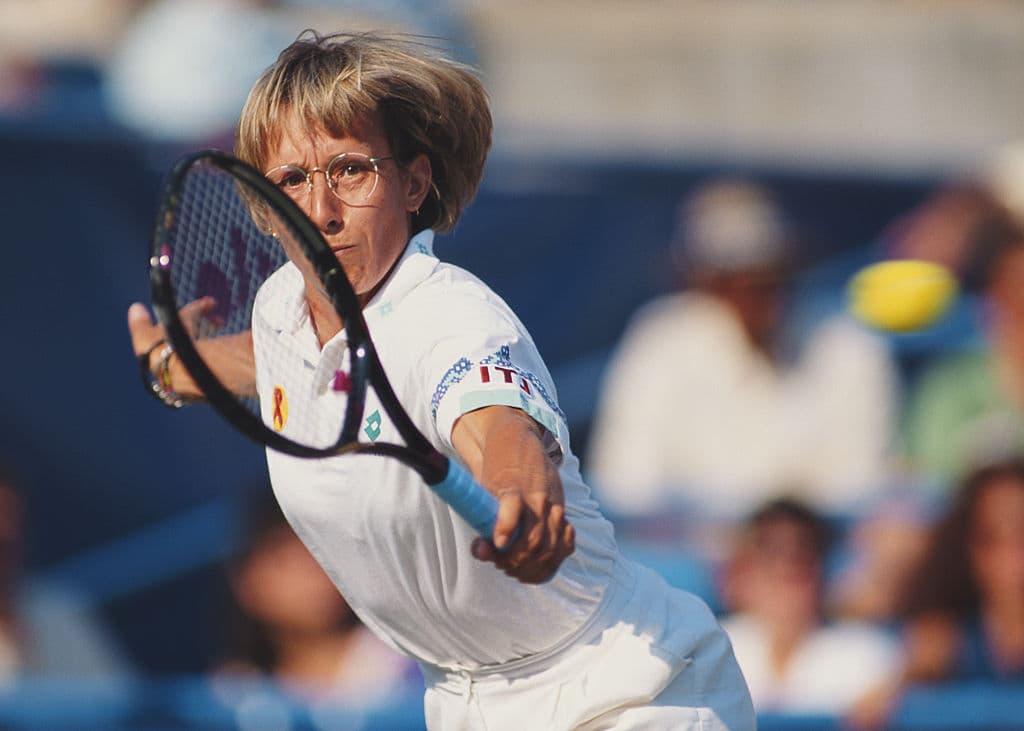 <b>Martina Navratilova</b>. La extenista nacida en República Checa y naturalizada estadounidense, ganadora de 18 títulos de Grand Slam, anunció en 2010 que estaba recibiendo tratamiento para cáncer de mama. Ella tenía un tumor que fue removido a tiempo, fue tratada con radiación y meses después pudo declarársele libre de la enfermedad.