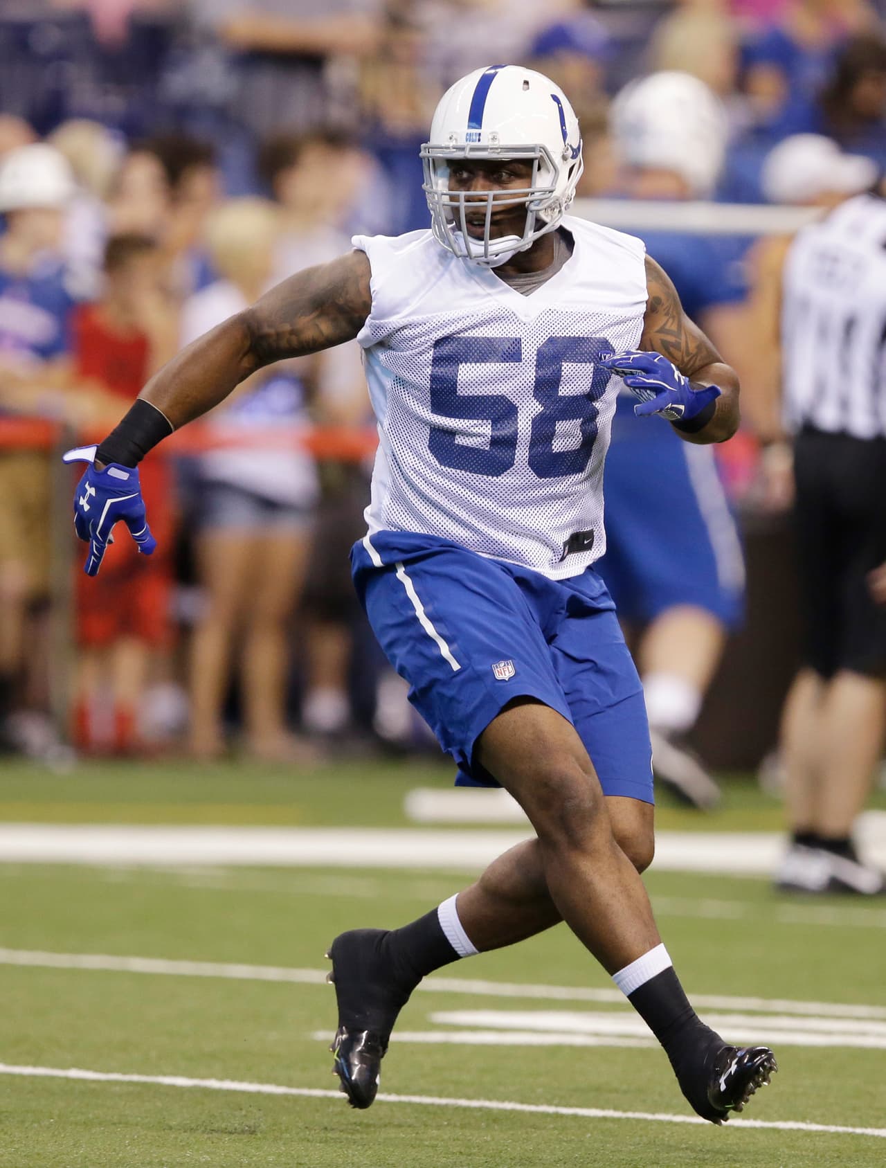 Trent Cole feliz por llegar a los Colts como un jugador vital de su defensiva