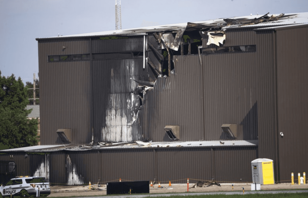 Autoridades investigan las causas del desplome de la nave.