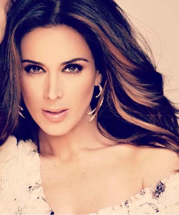 Lo mejor de tener a Jacky de vuelta es que nos deleitará con esos hermosos ojos.