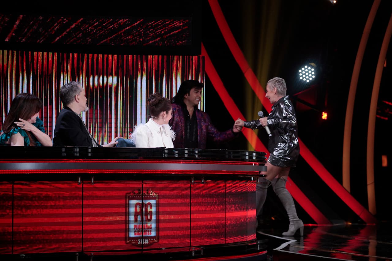 Ana también aprovechó para saludar a los jueces, en especial a Miguel Bosé su "colega", como suelen llamarse ambos de cariño. Un momento muy emotivo para todos los presentes.