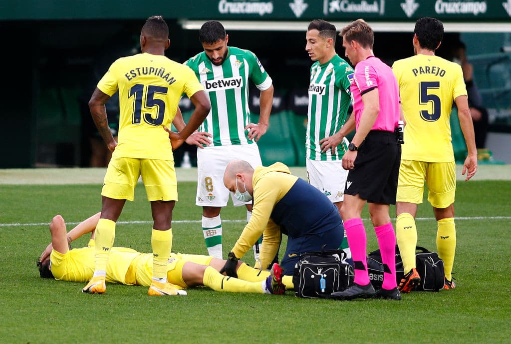 El partido entre el Villarreal y Real Betis acabó en empate 1-1. Pau Torres se encargó de abrir el marcador al minuto 5, pero fue hasta la segunda mitad cuando Aitor Ruibal García descontó para los béticos e igualó el partido durante la novena jornada de LaLiga.