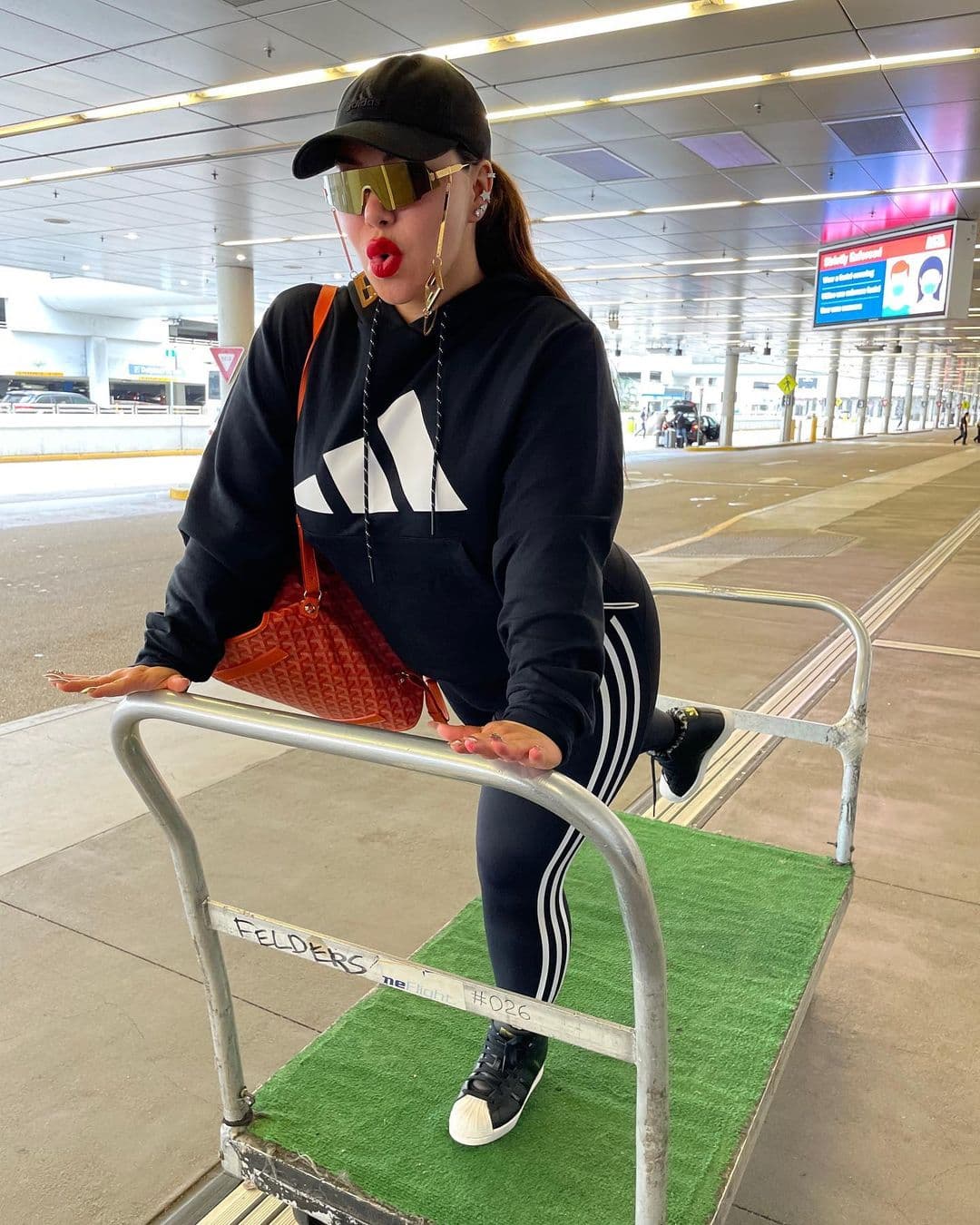 A sus 35 años, la intérprete de ‘Entre botellas’ ha sido fuertemente criticada, no solo por su figura, sino también por su vida privada.