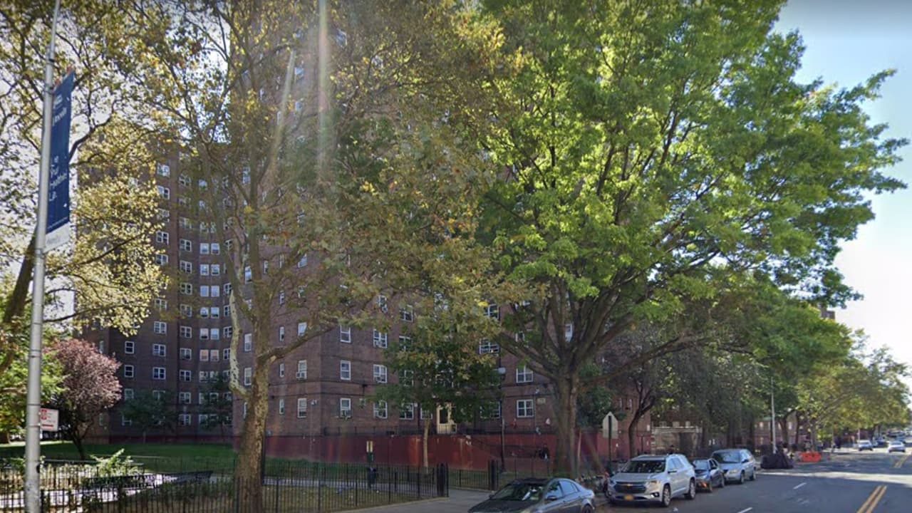 Niña de 8 años es herida de un disparo en edificio de NYCHA en El Bronx