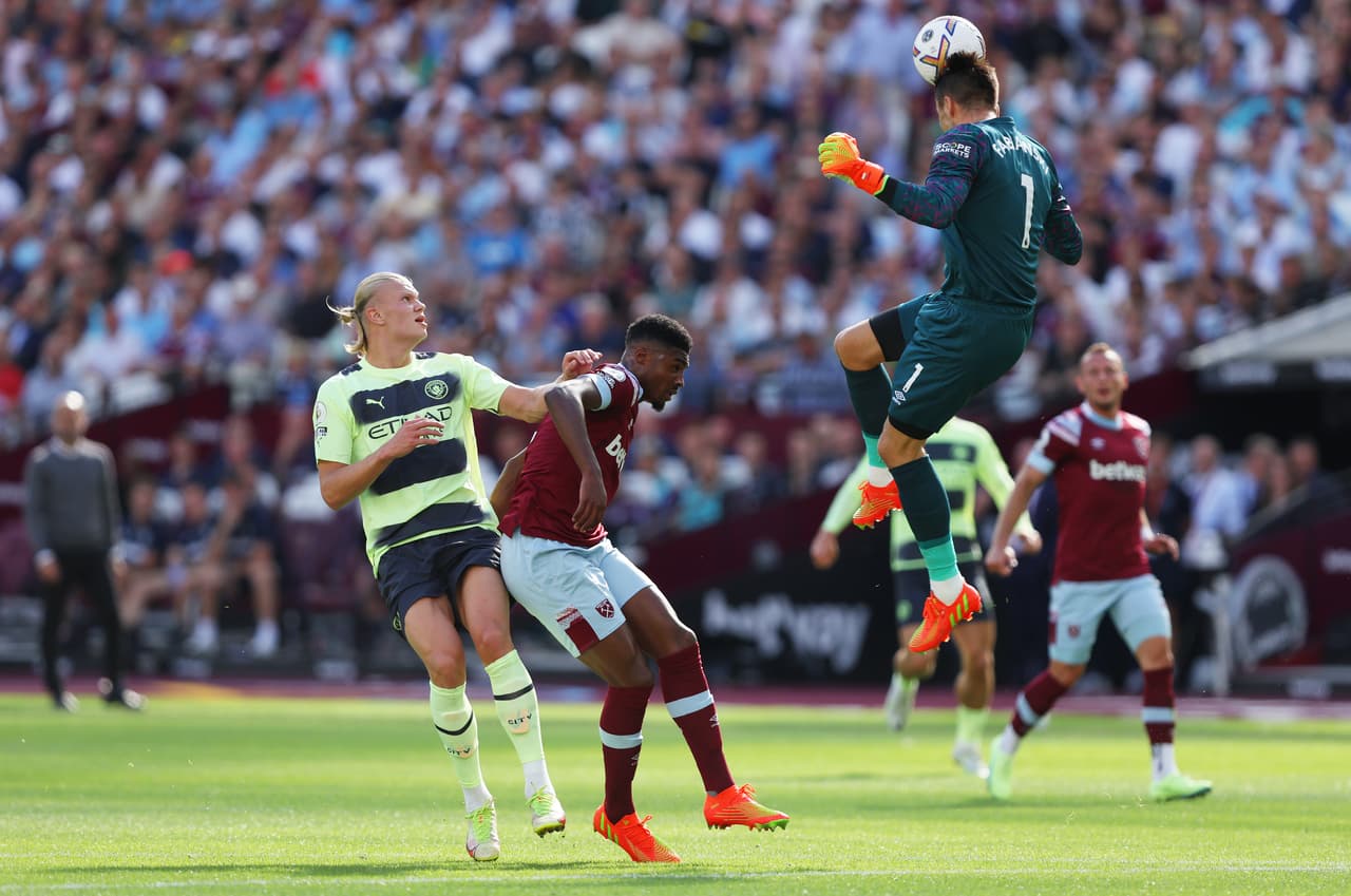 Erling Haaland inició de gran forma su etapa en la Premier League con el Manchester City al marcar un doblete en la victoria ante West Ham United.