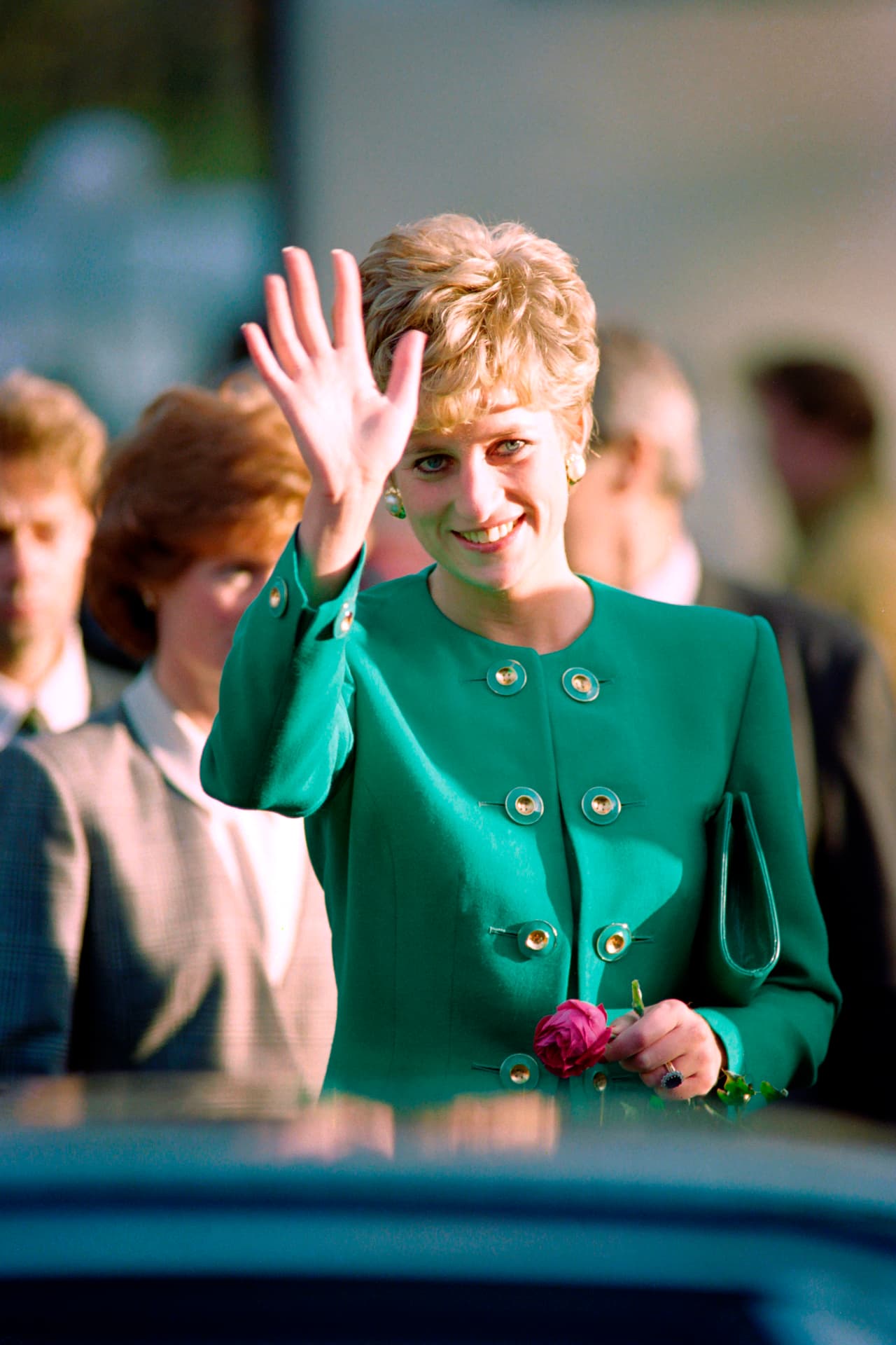 Se podría pensar que el estrés ante la boda fue lo que le causó ansiedad y bulimia a Lady Di, existe también la posibilidad de que haya sido por la relación con el Príncipe Carlos. "Mi esposo puso su mano en mi cintura y dijo: 'Oh, un poquito subida de peso aquí, ¿no?' Y eso disparó algo en mí. Estaba desesperada, desesperada".