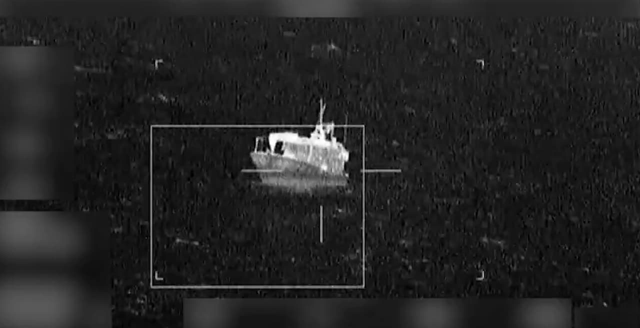 EEUU destruye una presunta estación de reabastecimiento flotante para el narcotráfico en Ecuador