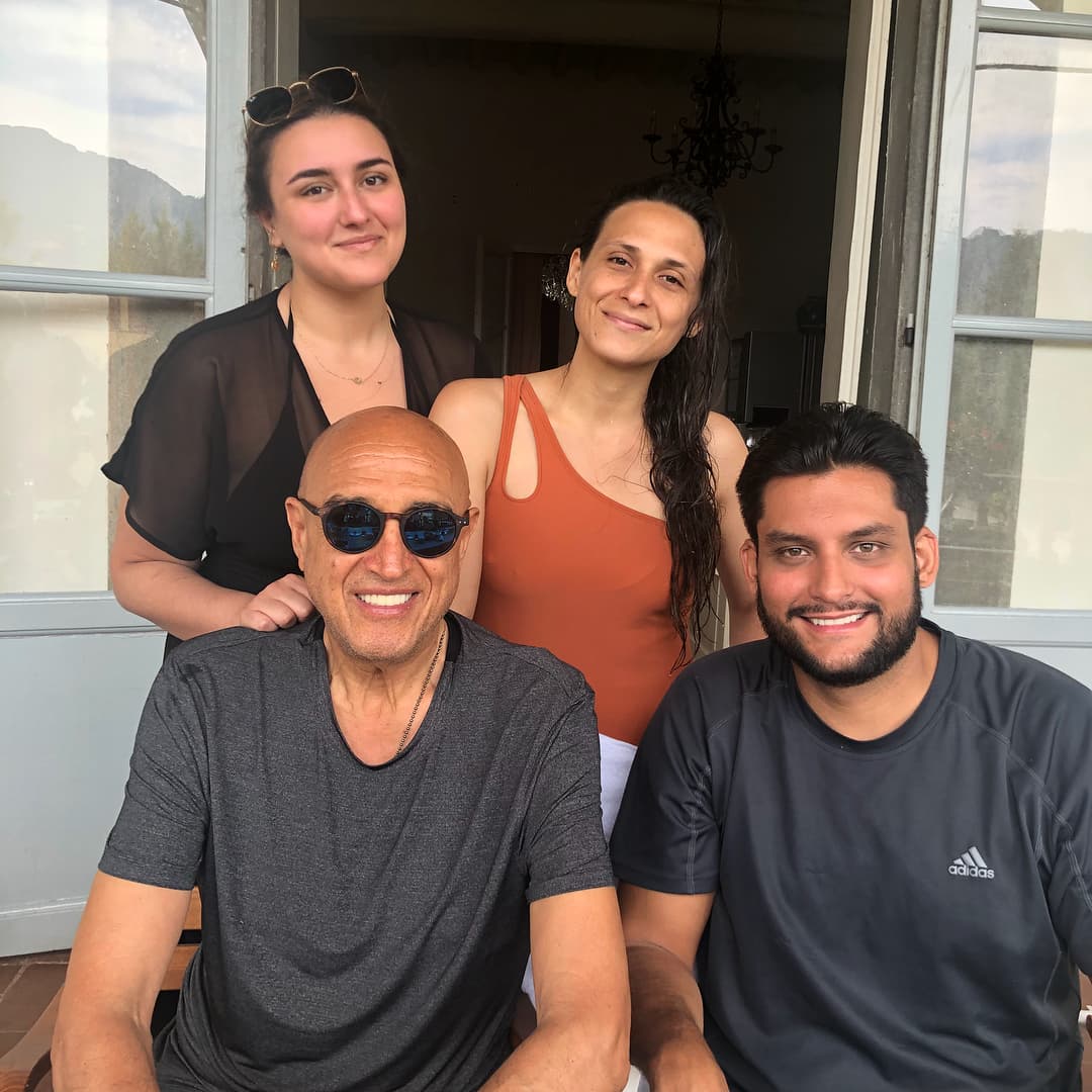 Aunque Pedro Antonio Torres Méndez es el primogénito de Lucía Méndez, se trata del segundo hijo de Pedro Torres, Apolonia fue la primera y Emilia la tercera.