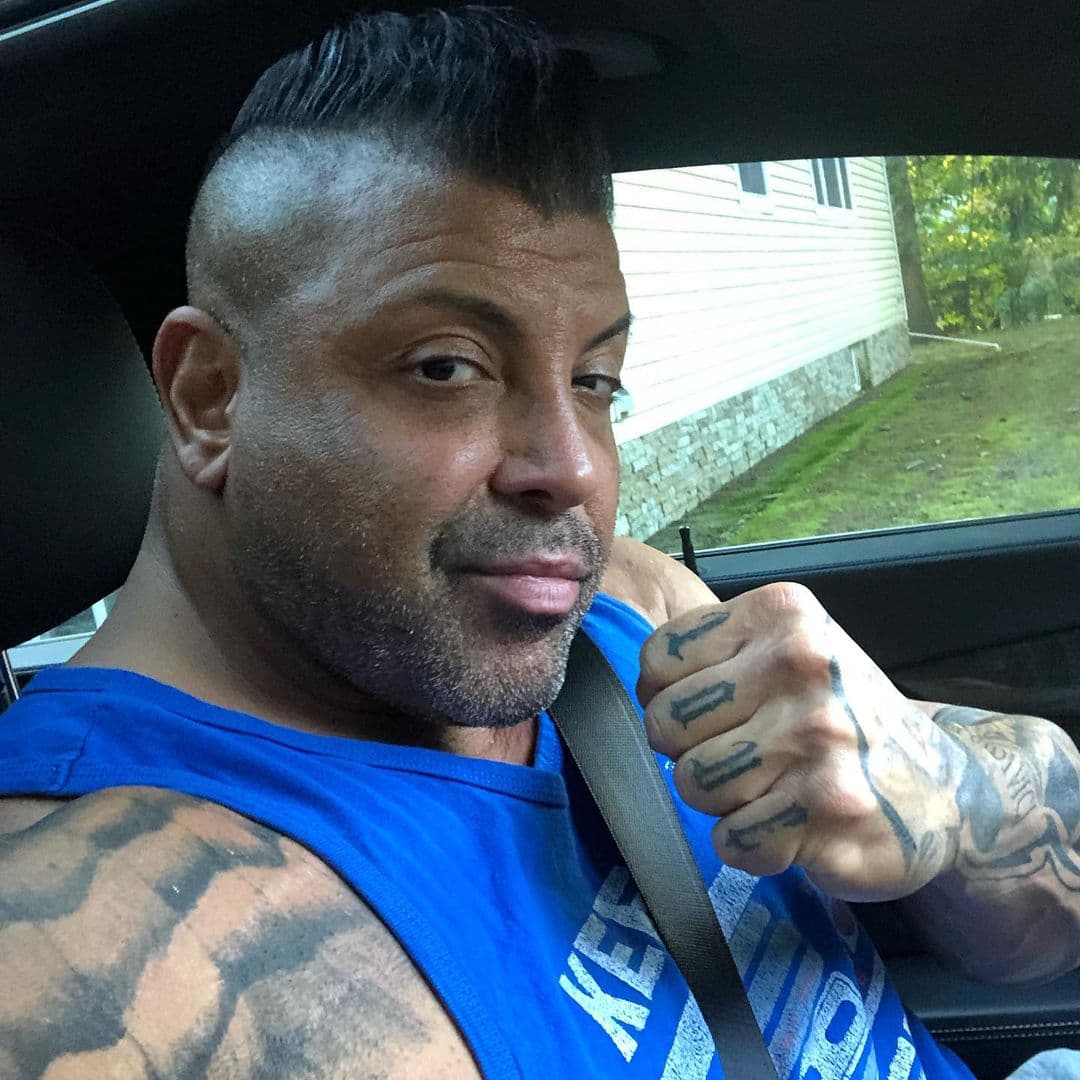 Kamali no dudó ni un solo minuto en salir a ofrecer ayuda y ver qué estaba sucediendo.