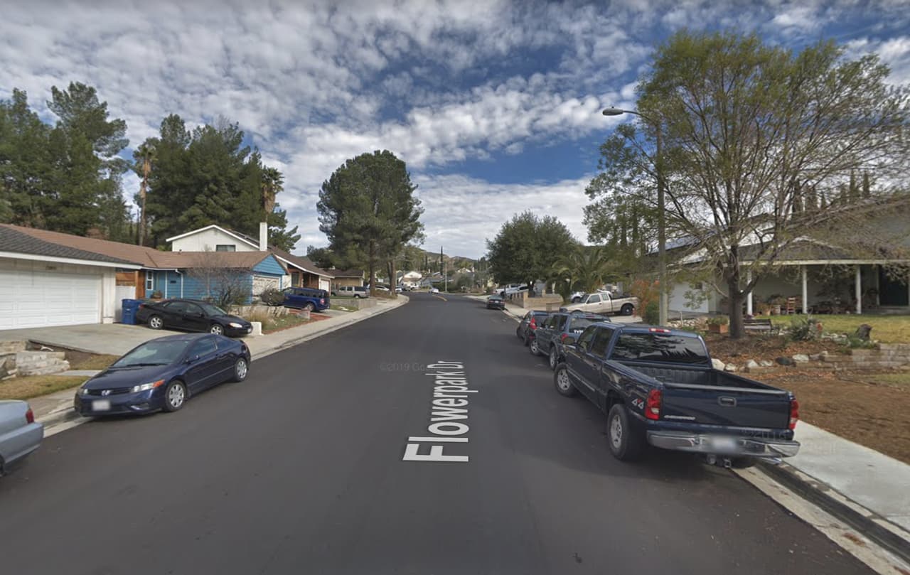 Incendio en residencia de Santa Clarita deja una persona muerta