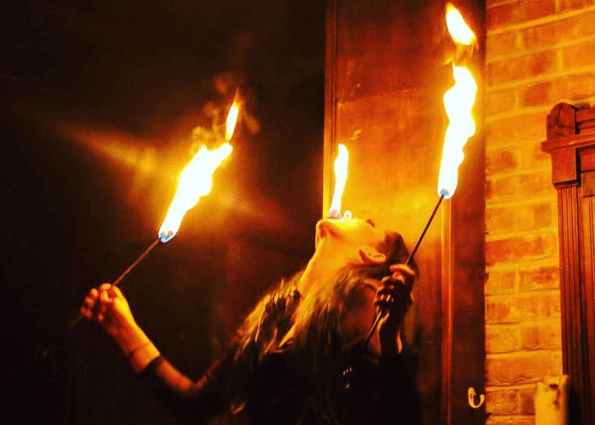 <a href="https://www.blackrabbitrose.com/">Black Rabbit Rose</a>
<a href="https://www.blackrabbitrose.com/"> Magic </a>Mejores bares en Los Angeles