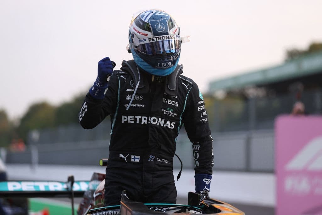 El mexicano Sergio Pérez saldrá desde la novena posición al Sprint del Gran Premio de Italia. El fiinlandés Valtteri Bottas de Mercedes saldrá primero este sábado en la clasificación al esprint al ser el más rápido en la tercera ronda (Q3) de clasificación con un tiempo de un minuto, 19 segundos y 555 milésimas.