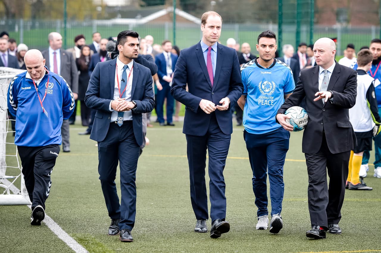 Y recorrió todo el lugar mientras le explicaban algunas cosas.