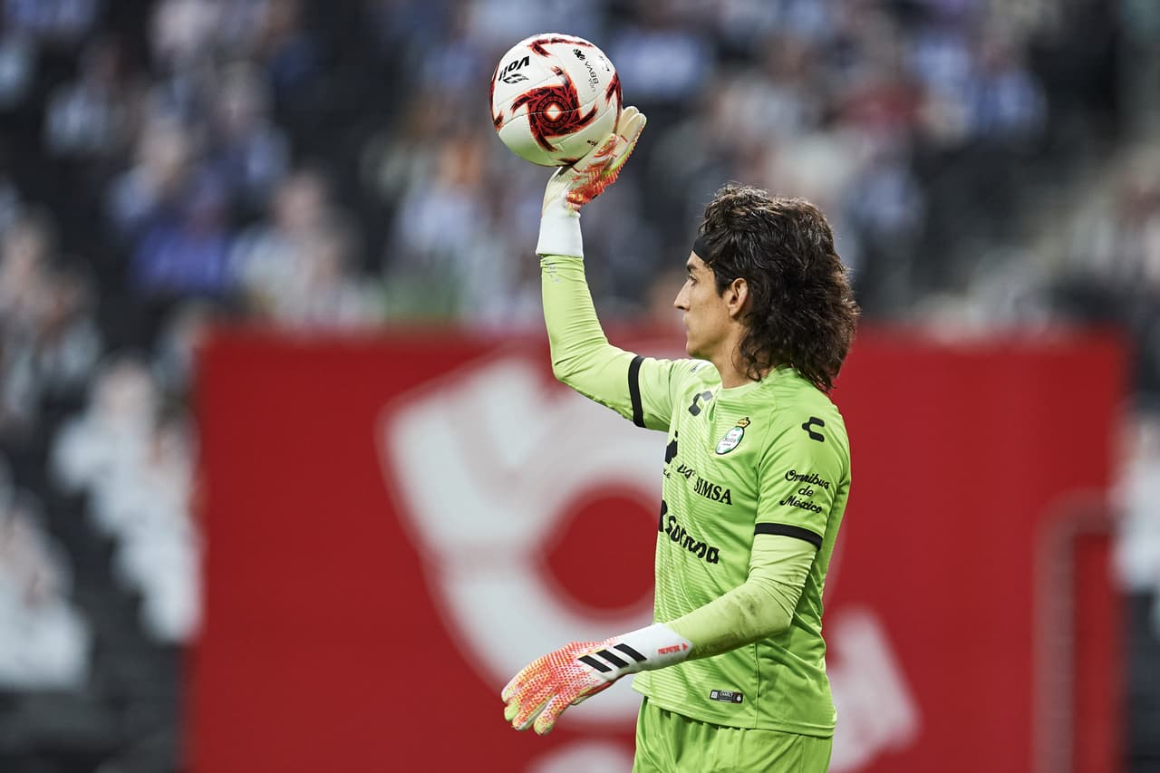 <b>Carlos Acevedo </b> - Los peinados y estilos exóticos siempre han sido parte del futbol y nosotros te presentamos a los jugadores con los mejores cortes y estilos.