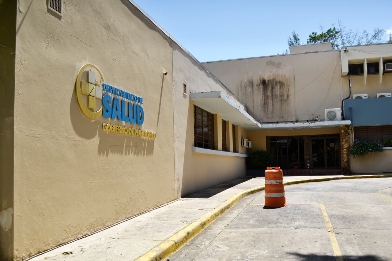 Renuncia director de comunicaciones del Departamento de Salud tras divulgación de controversial audio