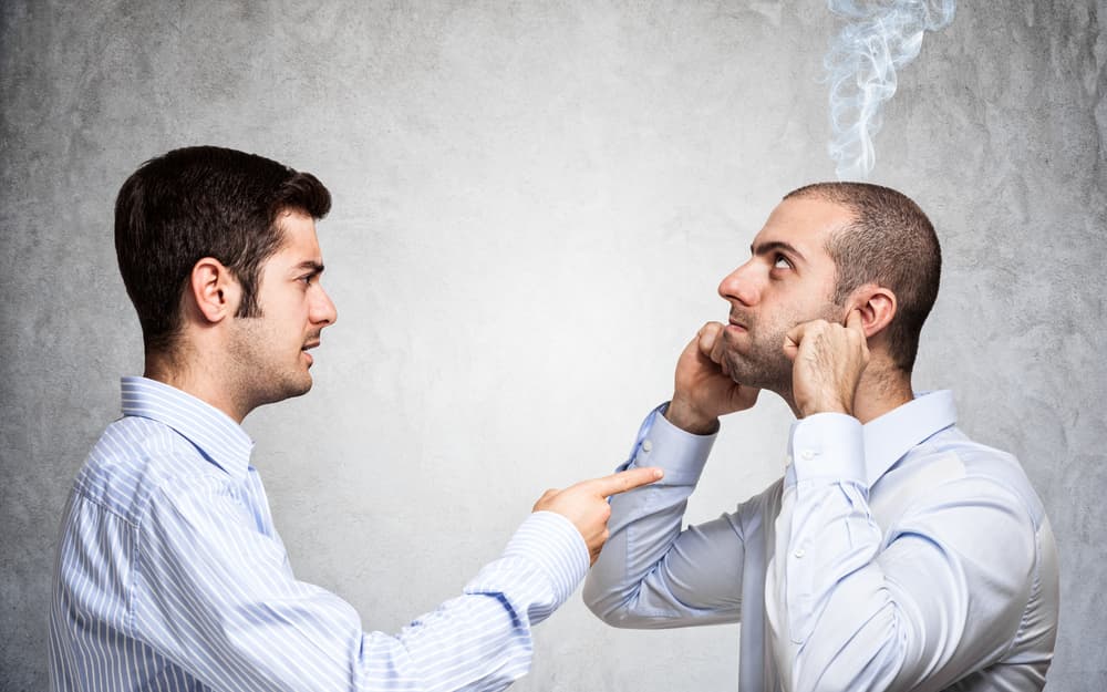 <b>Leo</b>
<br>
<b>La arrogancia y la intolerancia</b>
<br>A la actitud positiva y generosa del noble Leo se opone la arrogancia y la soberbia, creer que “se lo merece todo” no aceptar críticas y ser intolerante frente a los demás. Esa actitud le creará muchos problemas si no la supera y no es justo culpar al destino o al karma de las consecuencias de las mismas.
<br>