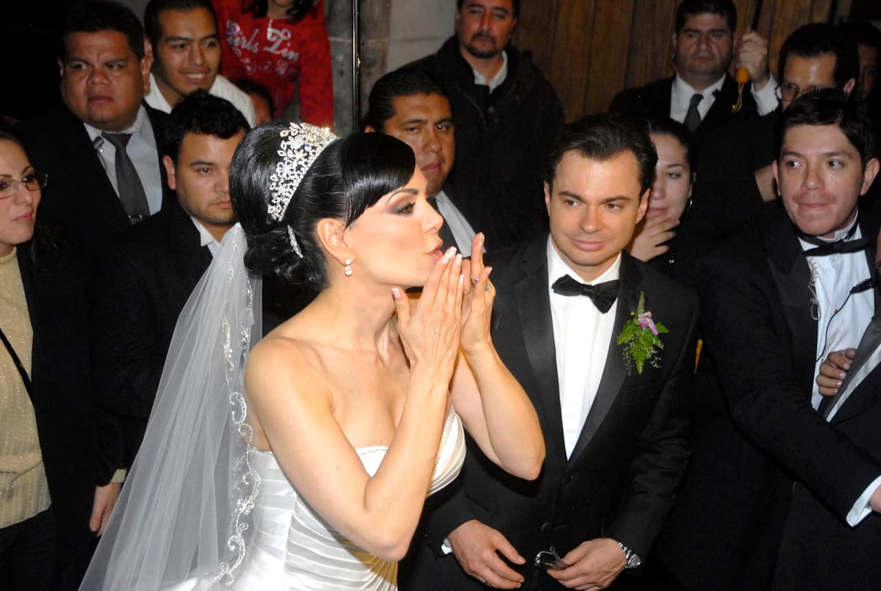 Cada uno siguió con sus vidas y Maribel reencontró el amor en Marco Chacón, con quien se casó en julio de 2011 en la Ciudad de México.