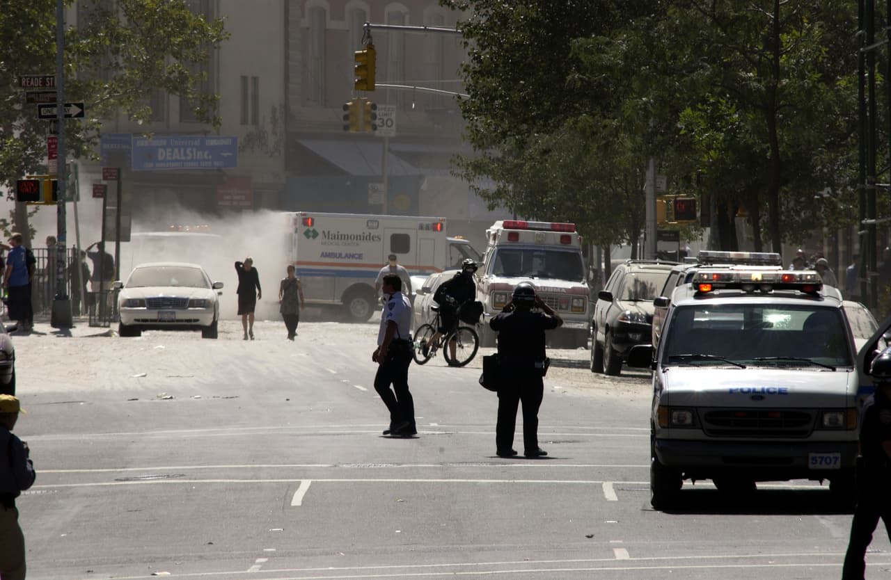 Por otro lado, en los meses posteriores a estos ataques, las millas por pasajero en las principales aerolíneas de Estados Unidos cayeron entre un 12% y un 20%, mientras que el uso de las carreteras aumentó a nivel nacional.