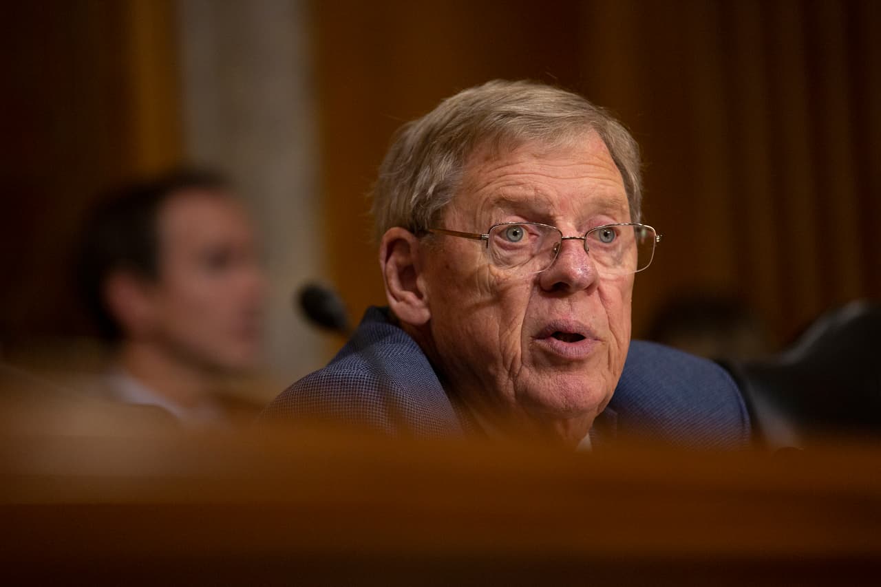 Senador federal republicano por Georgia, Johnny Isakson, anuncia su renuncia
