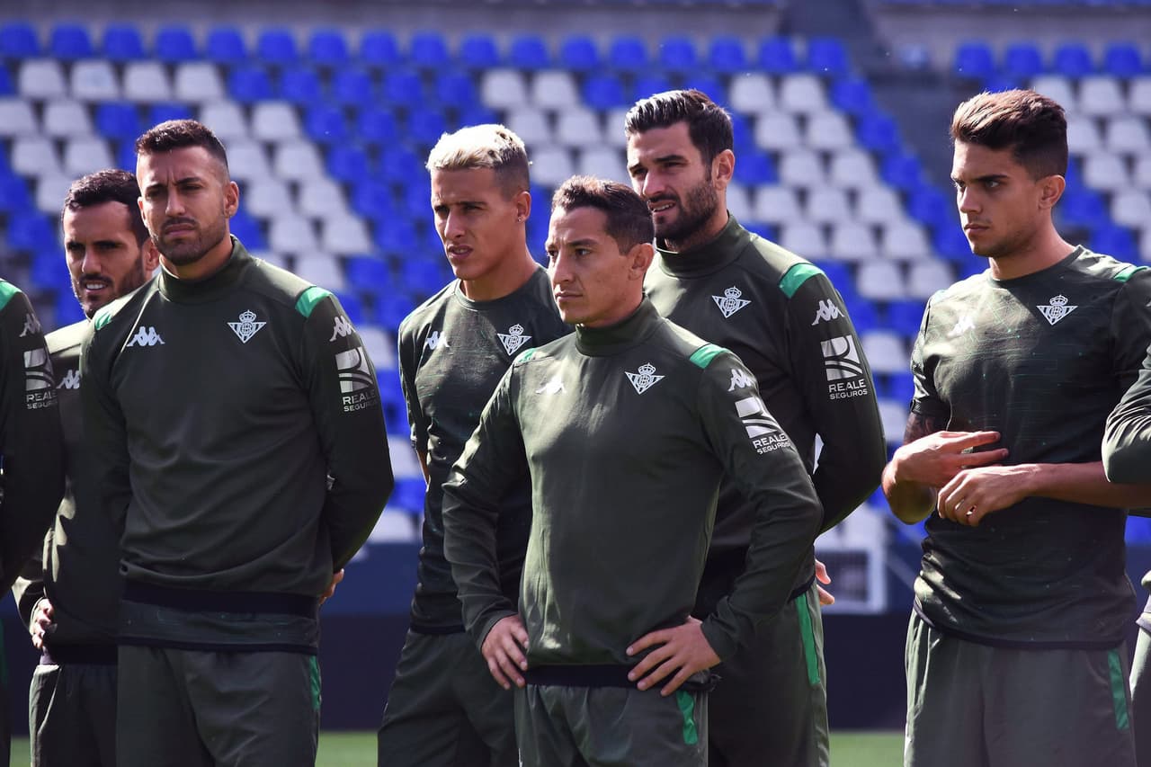 Andrés Guardado interrumpió sus vacaciones para jugar en México