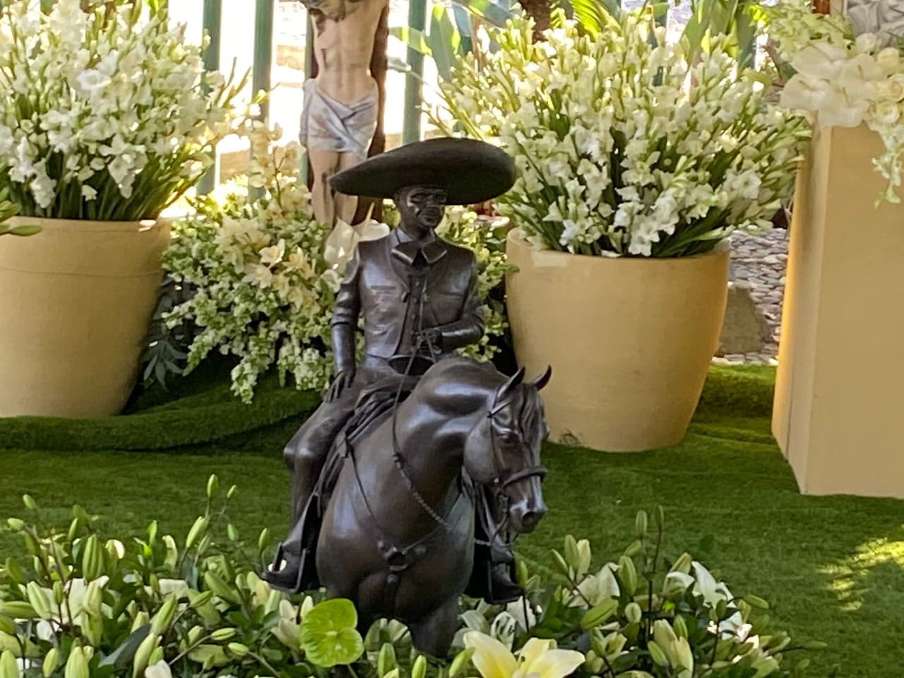 La familia del cantautor decidió que el gran homenaje fuera en el rancho 'Los 3 Potrillos'.