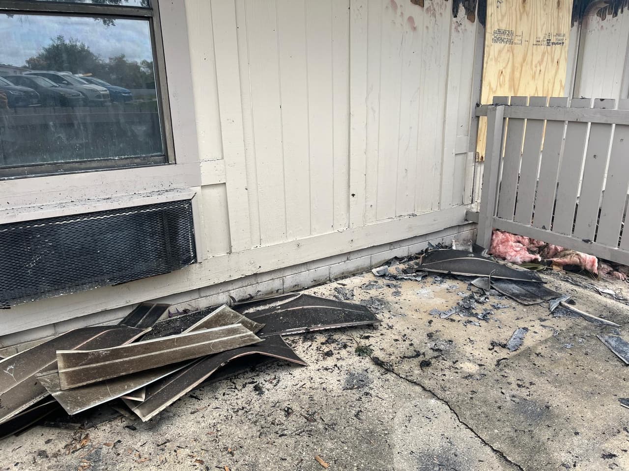 "Este es un incidente horrible a solo dos días de una festividad que se centra en la familia", indicó Young.