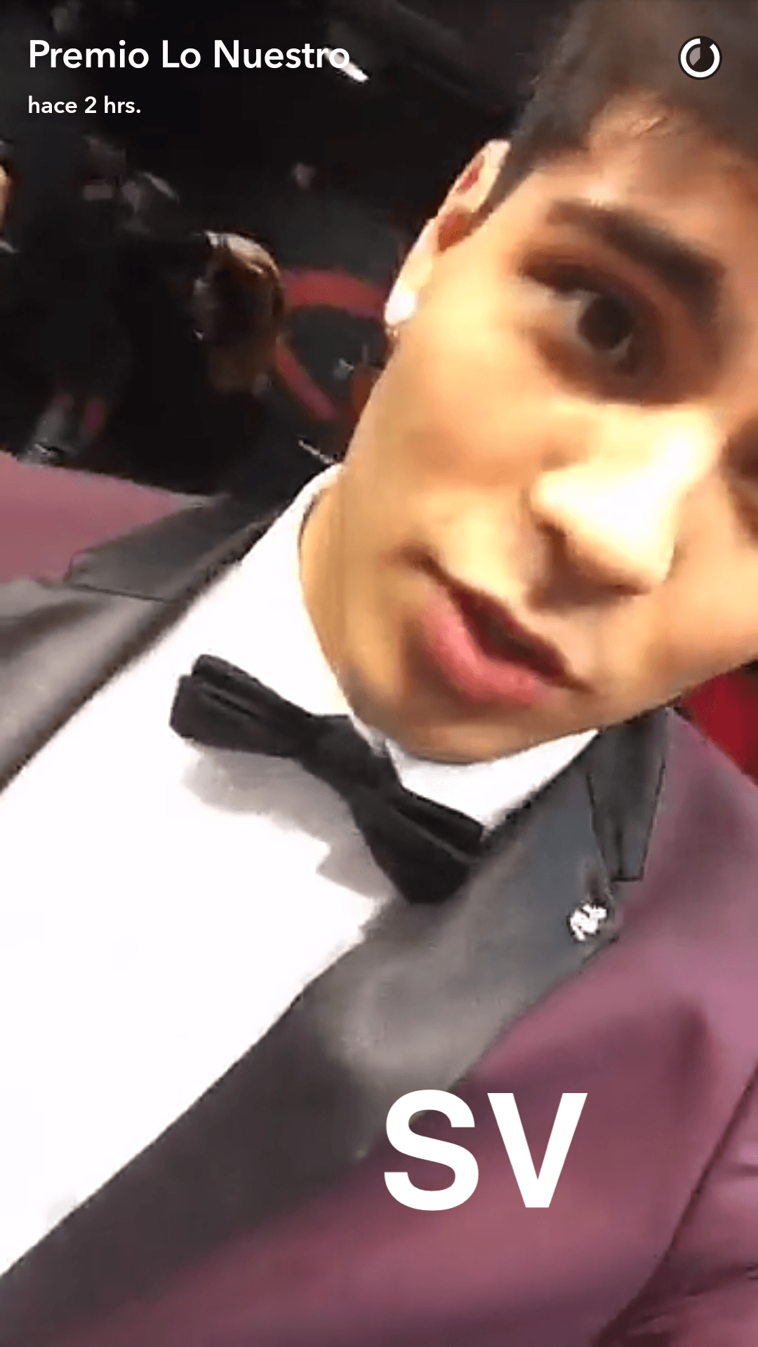 Saluditos por la Alfombra Magenta a escondidas del anfitrión, Luis.