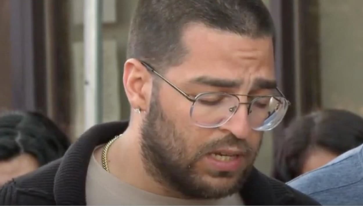 No habían pasado 24 horas del accidente que cobró la vida de María Ochoa Flores, en Garfield Ridge, al suroeste del centro de Chicago, cuando sus familiares y vecinos se congregaron en la zona para exigir justicia. Jake Ochoa, uno de los nietos de esta abuela hispana de 84 años, los dirigió una oración por la seguridad y el bienestar de los miembros de la comunidad.