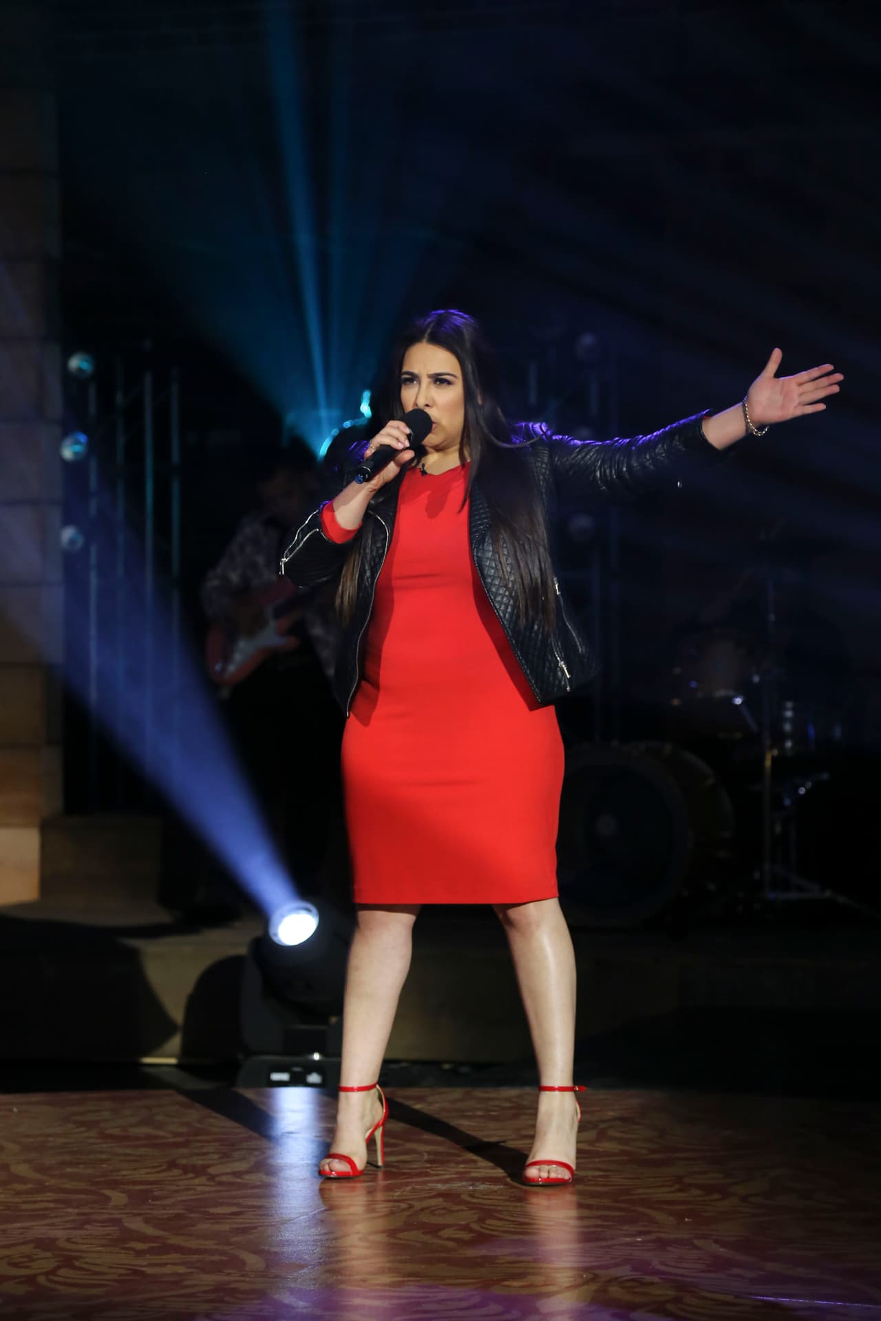 La primera eliminación de La Reina de la Canción fue muy dura, pues los capitanes seleccionaron a cuatro chicas para que dejaran la competencia: Paloma Carrasco, Vivian Mitre, Gabby Castro y Claudia Fernanda.