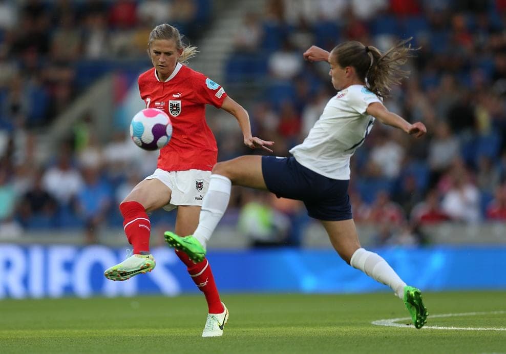 Austria se llevó un apretado triunfo ante la Selección de Noruega que estuvo cerca de empatar pero les falló la puntería.