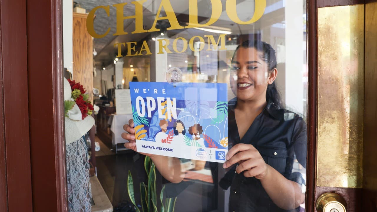 ¿Necesitas permisos para operar tu negocio? Una organización de Fresno te ofrece ayuda